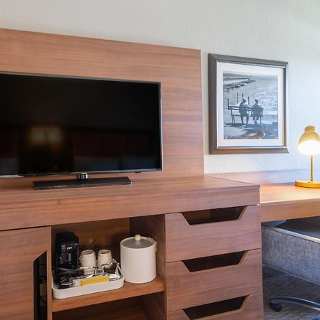 Hampton Inn Madison East Towne Mall Area Εξωτερικό φωτογραφία