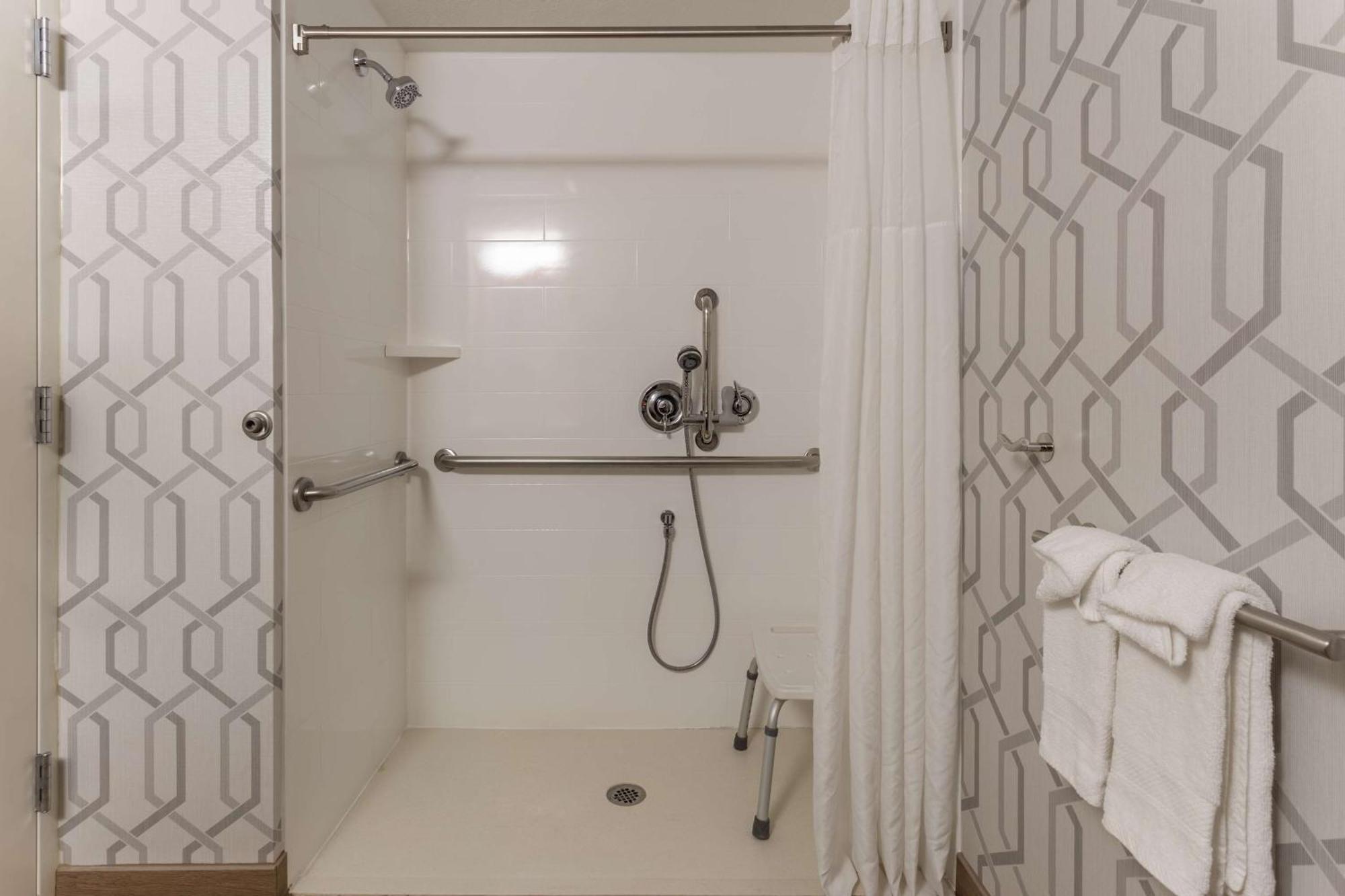 Hampton Inn Madison East Towne Mall Area Εξωτερικό φωτογραφία