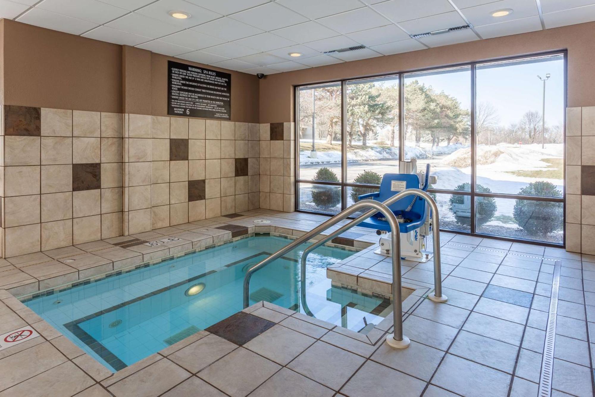 Hampton Inn Madison East Towne Mall Area Εξωτερικό φωτογραφία