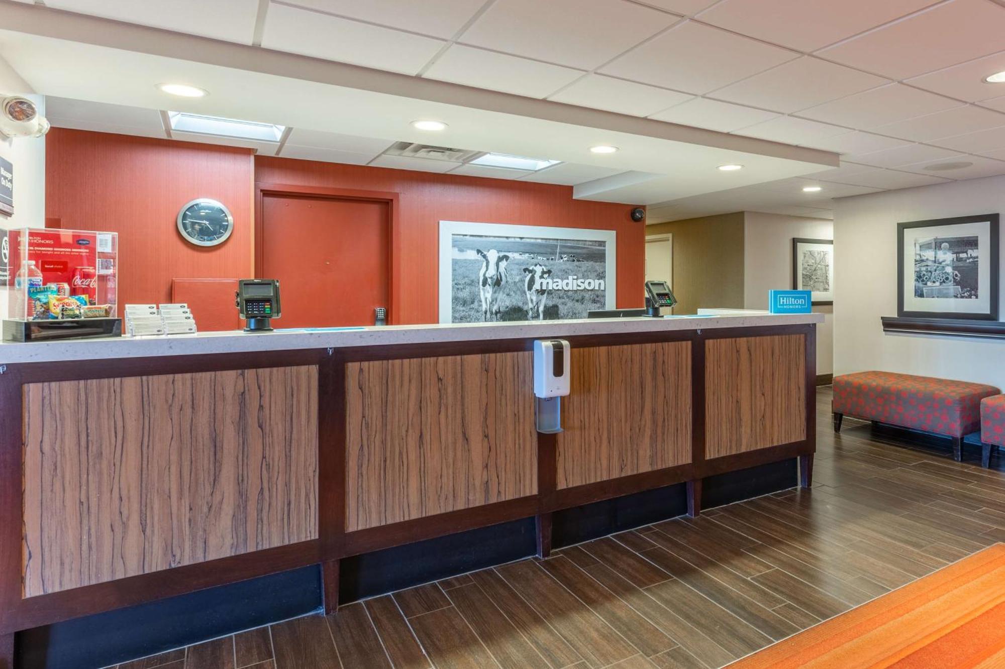 Hampton Inn Madison East Towne Mall Area Εξωτερικό φωτογραφία