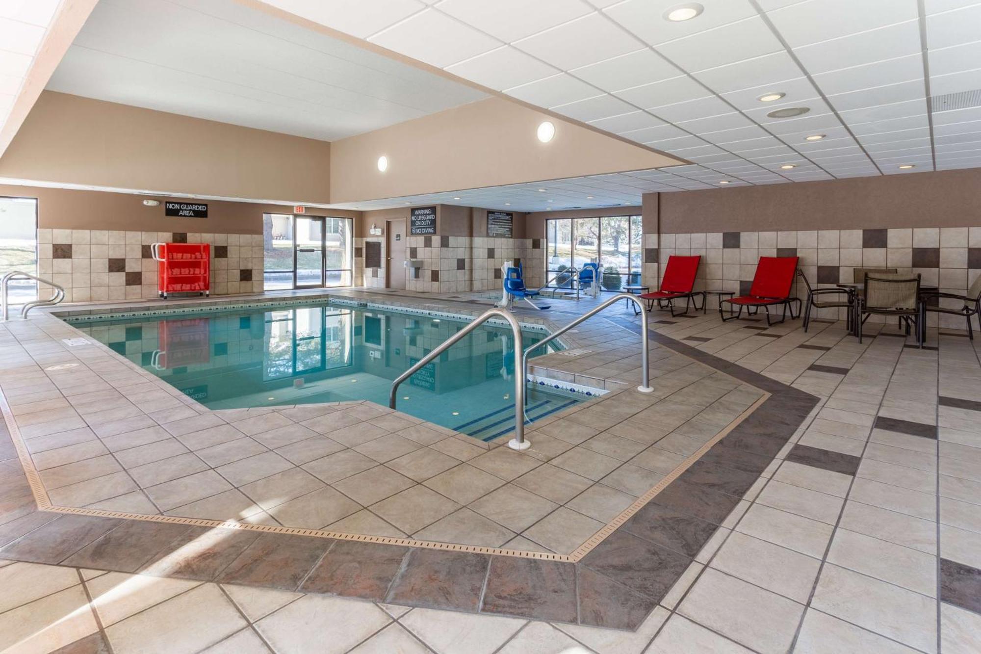 Hampton Inn Madison East Towne Mall Area Εξωτερικό φωτογραφία