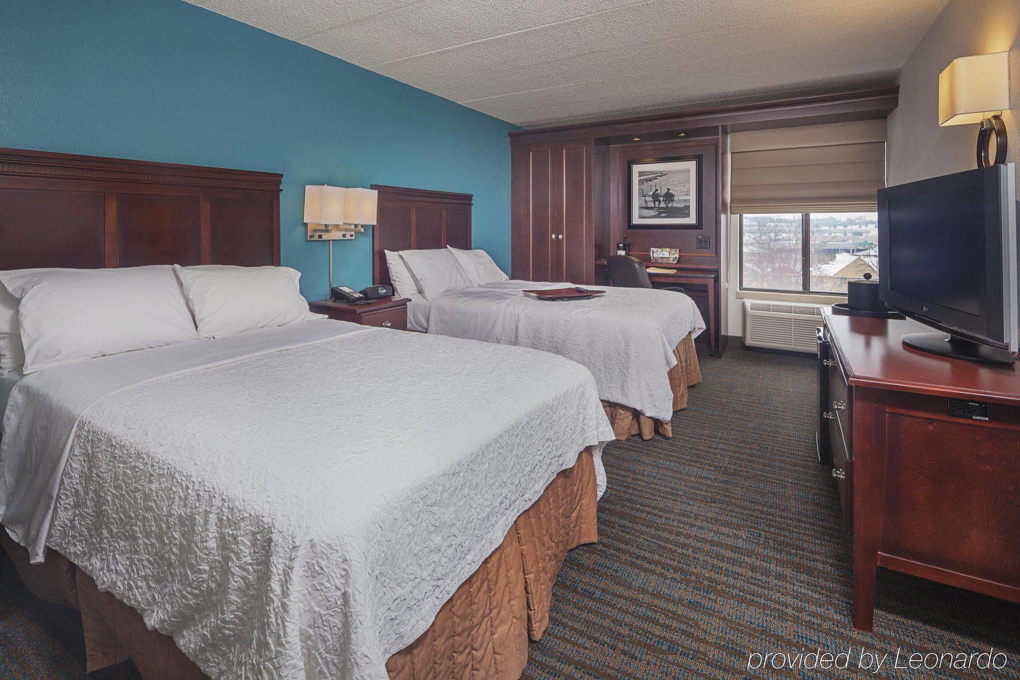 Hampton Inn Madison East Towne Mall Area Εξωτερικό φωτογραφία